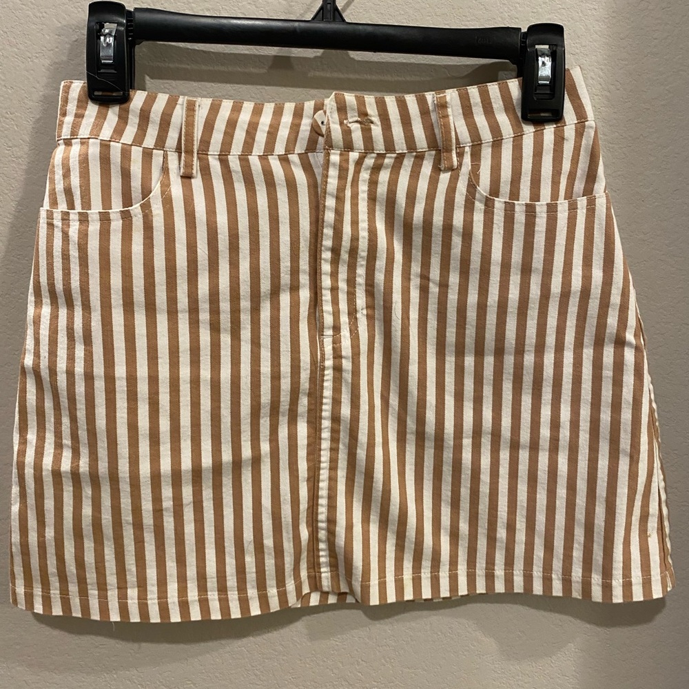 Taupe and white stripped skirt